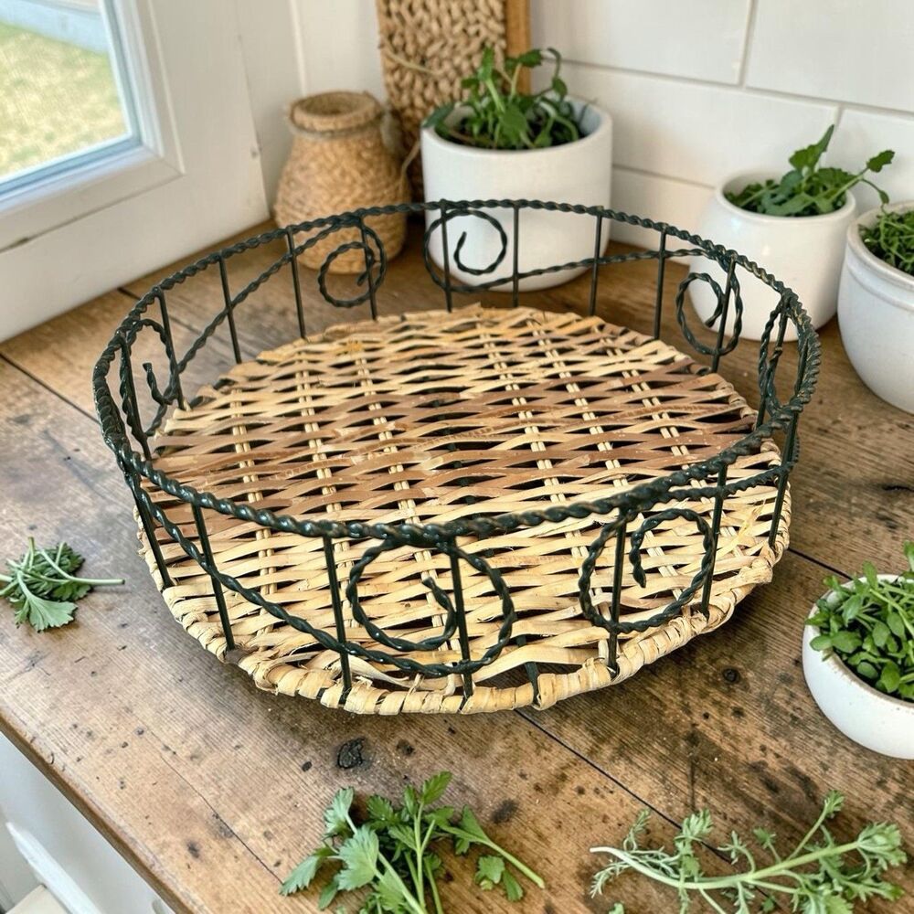 Vintage Wicker Wire Basket Tray Round Farmhouse Boho Cottage Centerpiece Decor